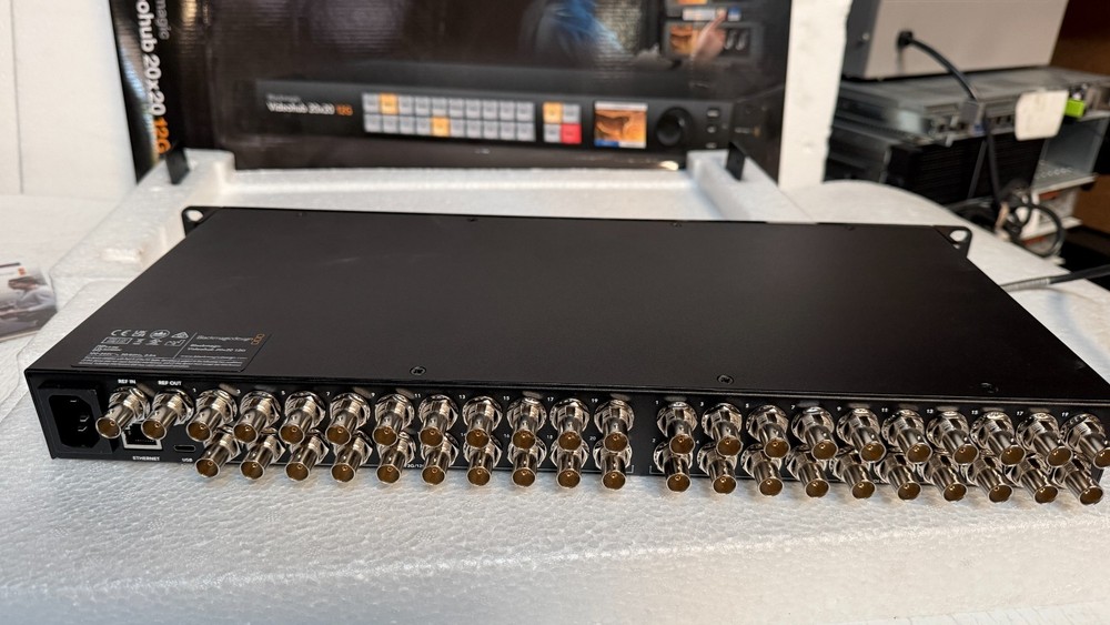 Blackmagic Design Videohub 20x20 12G