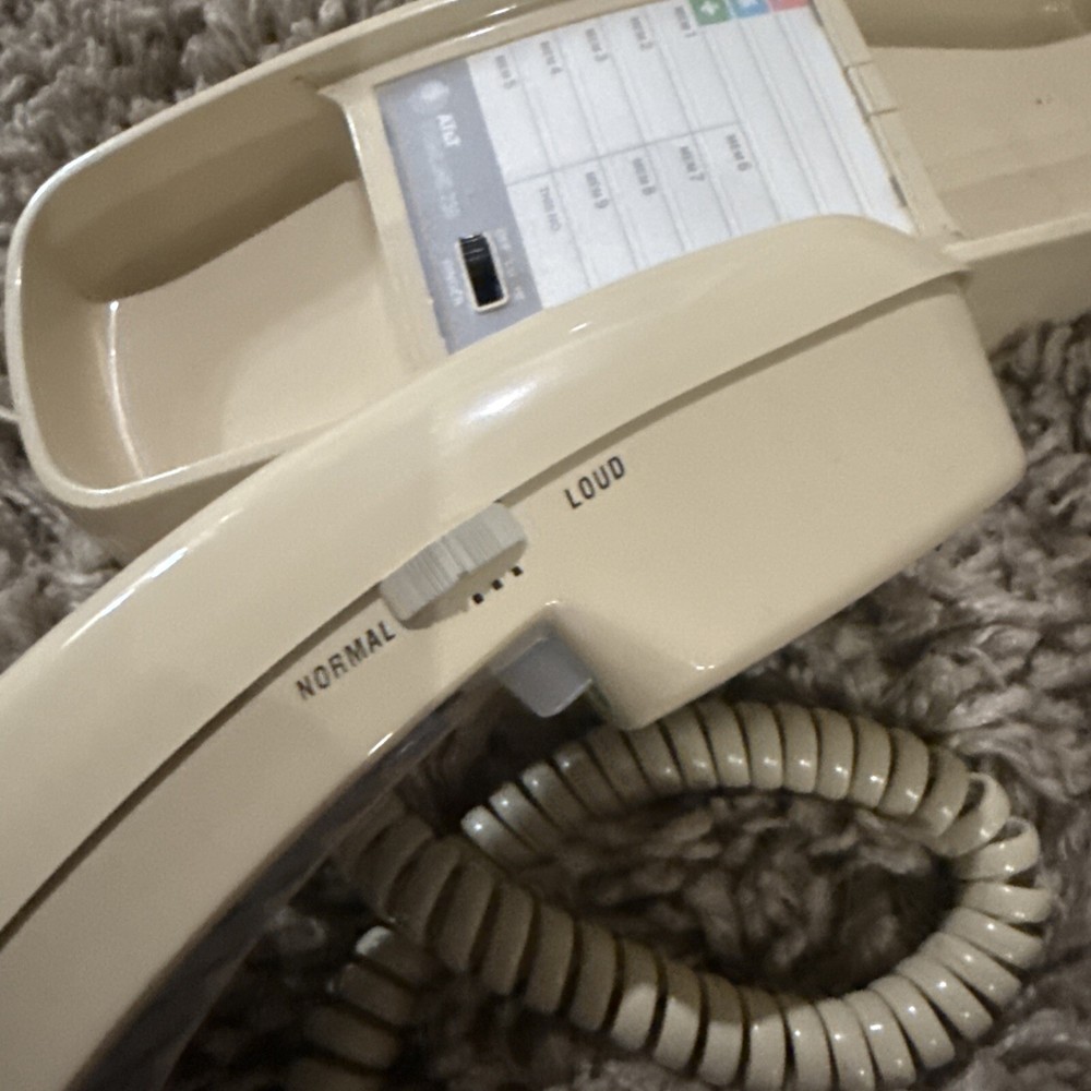 Vtg AT&T Trimline 230 Touch Tone Program Memory Telephone Volume &Ringer Control