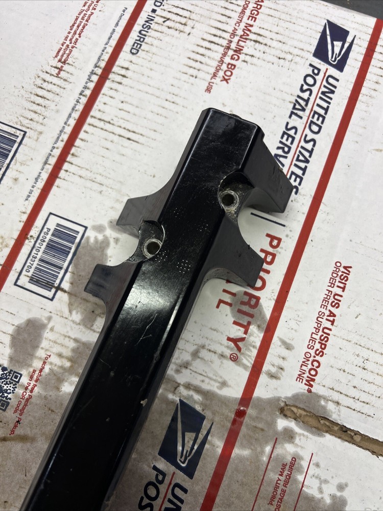 Mercruiser 502 MAG MPI fuel rail