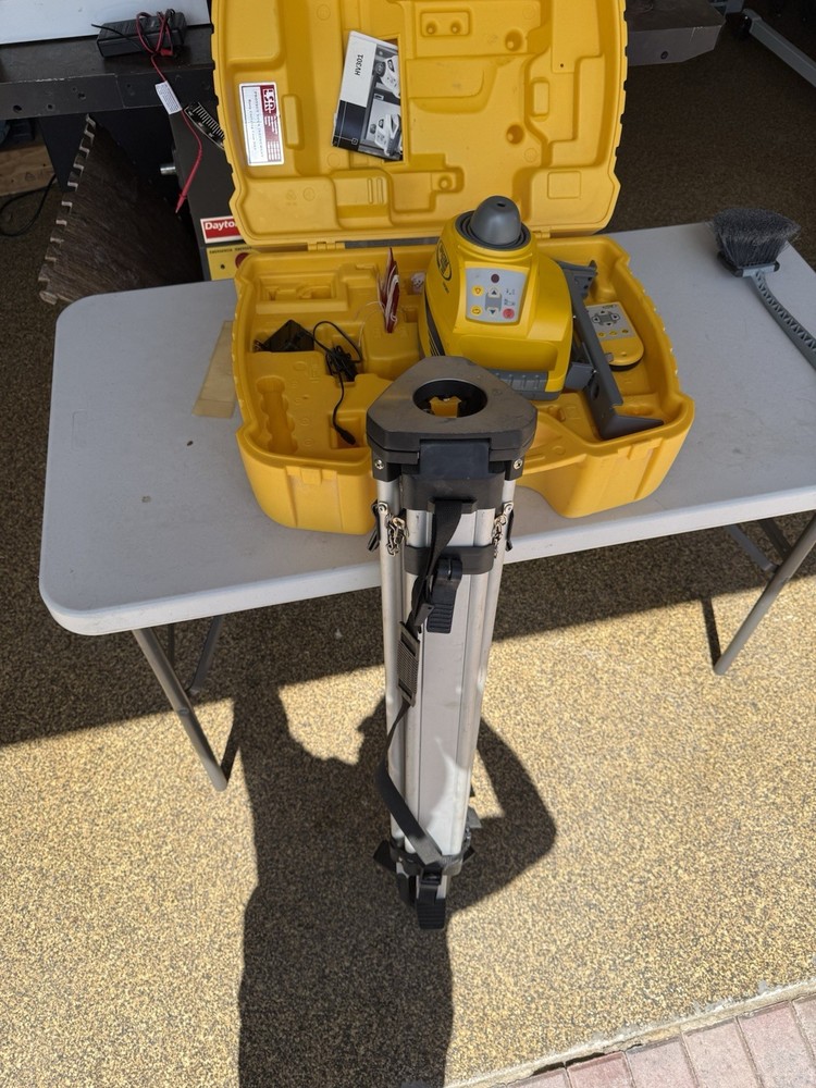 Trimble Spectra Precision HV301 Laser With tripod