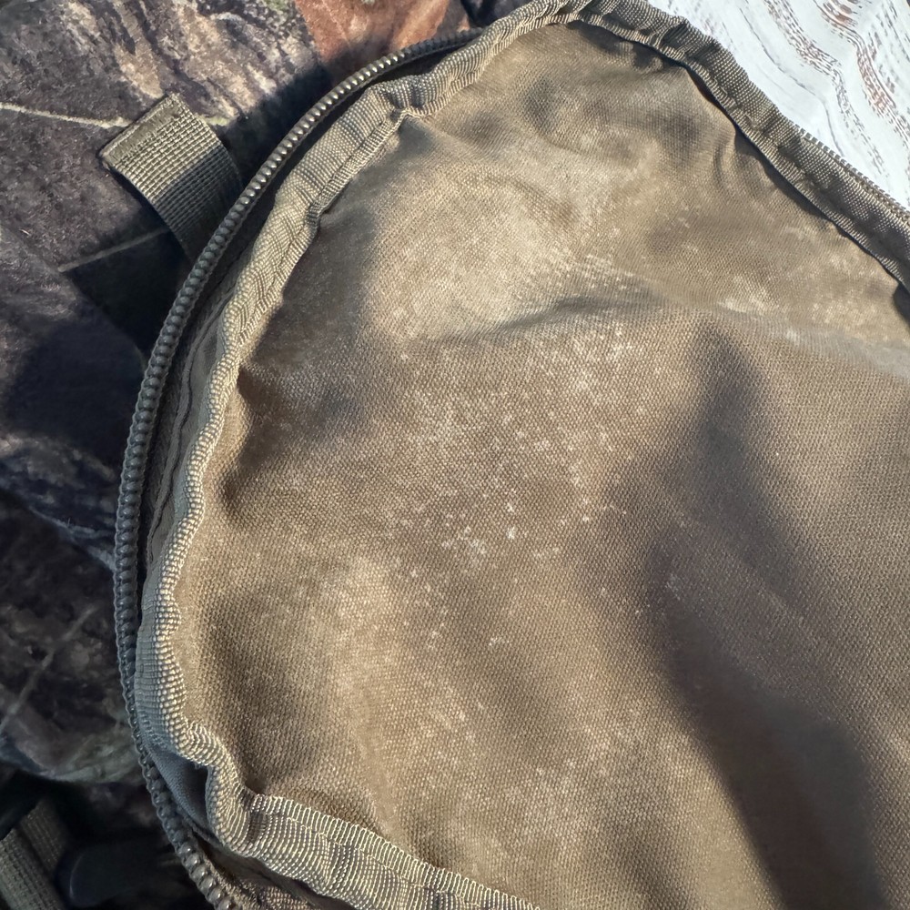 (TORN STRAP) Camelback Maximum Gear Motherlode Backpack Camouflage Hunting