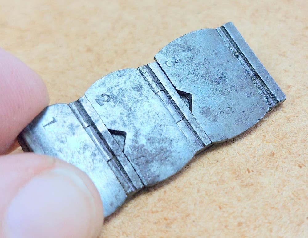 Vintage 3 leaf rifle sight