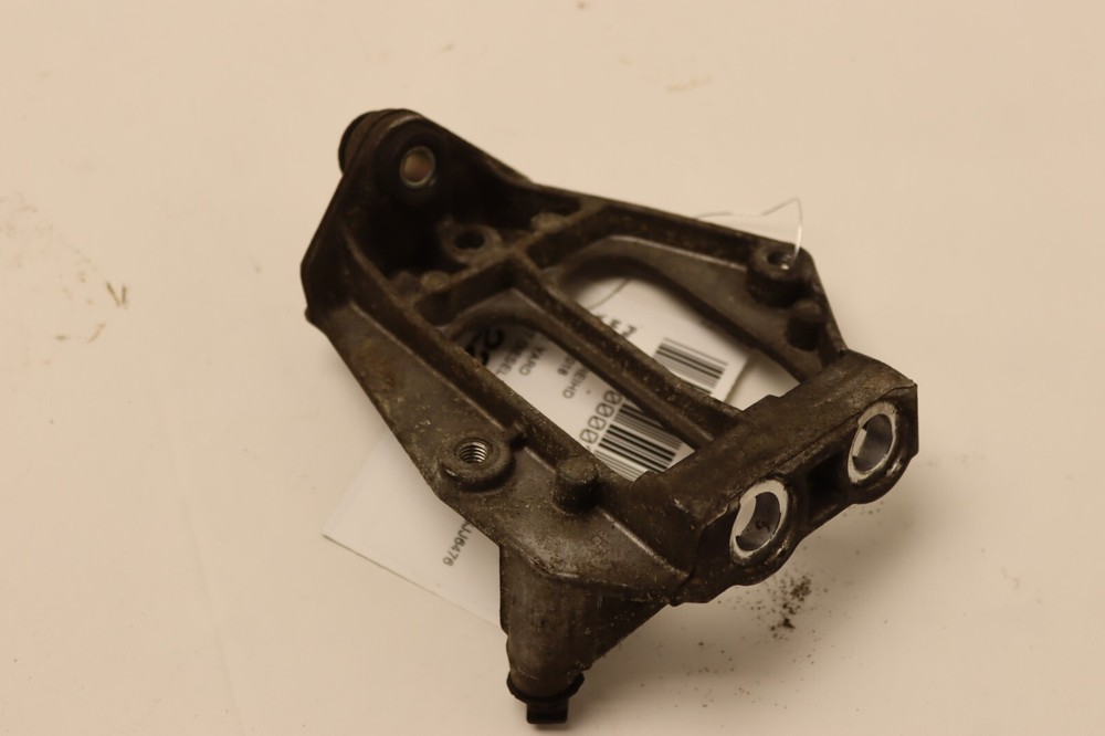 2018-23 FREIGHTLINER CASCADIA DETROIT DD15 ENGINE MOUNT SUPPORT BRACKET OEM