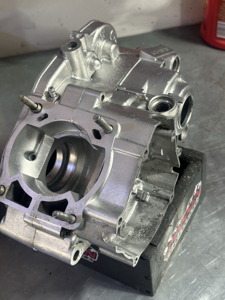 Yamaha Blaster Engine, Crank Cases Left And Right Vapored Meticulously Prepped