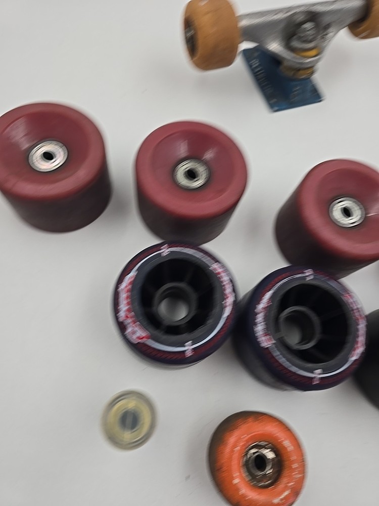 Misc . Skateboard Wheels And Bearings Condition Unknown