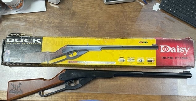 Daisy Buck Model 105 400 shot BB Repeater