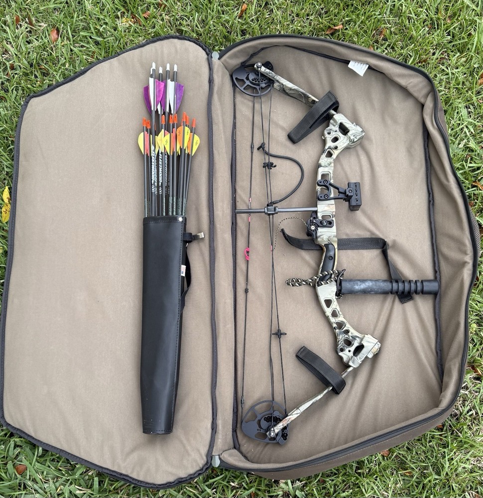 Bowtech Diamond Razor Edge Compound Bow - 60 Pounds RH. With Soft Case +