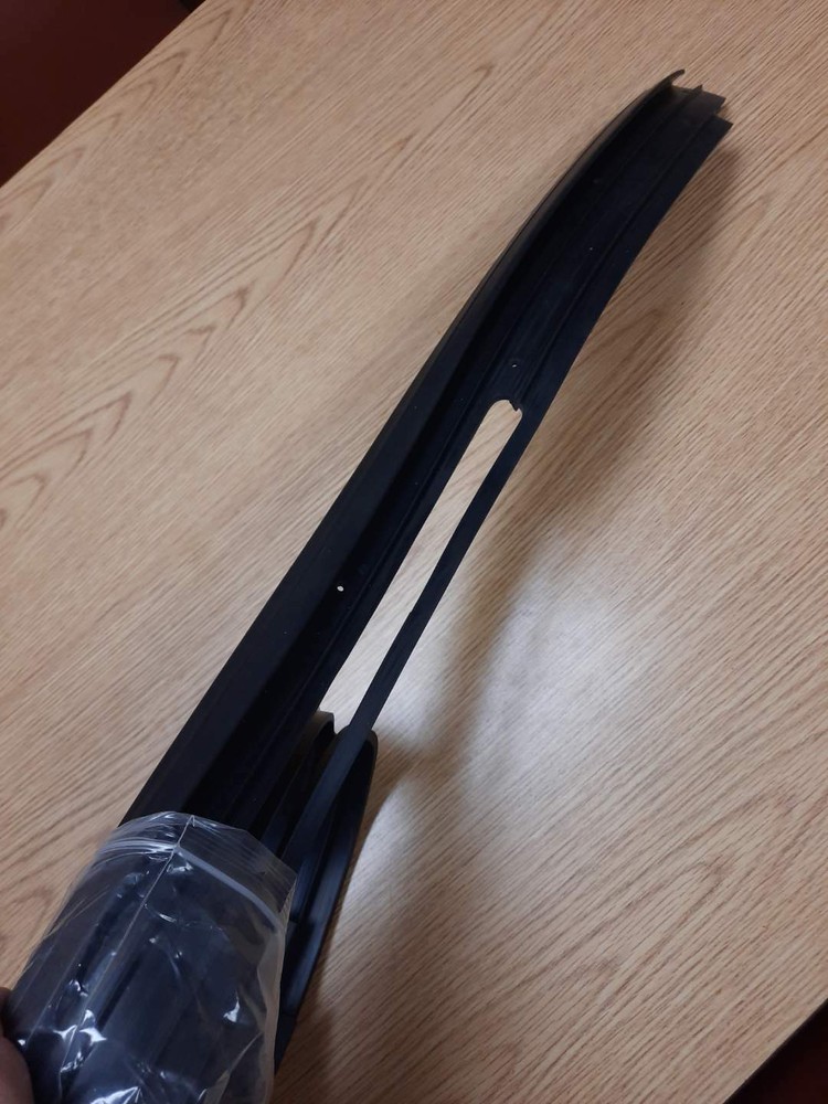 M715 Kaiser Windshield Weatherstrip 11657716