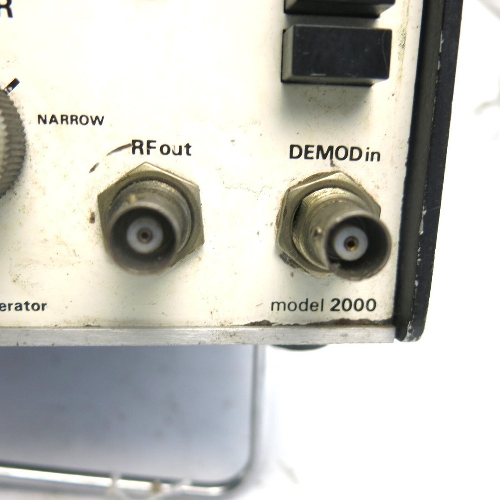 WAVETEK VINTAGE MODEL 2000 SWEEP SIGNAL GENERATOR MADE IN USA Powers On