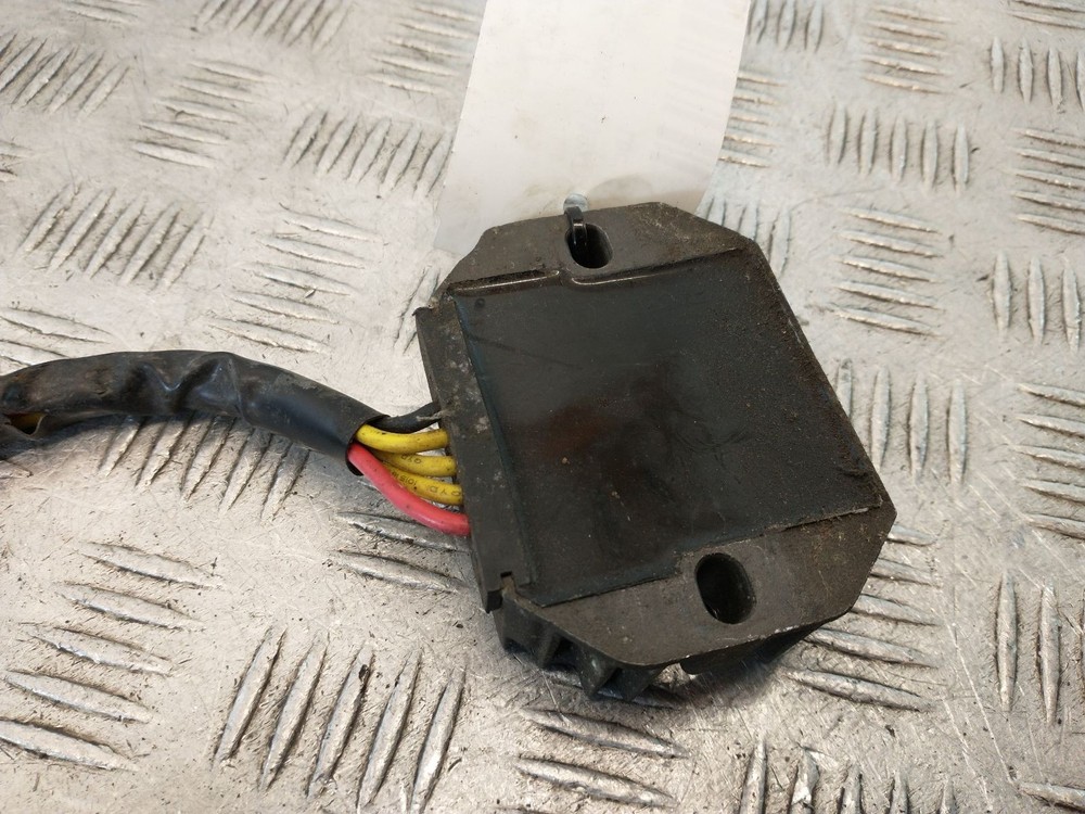 2004 SUZUKI GS 500 RECTIFIER REGULATOR