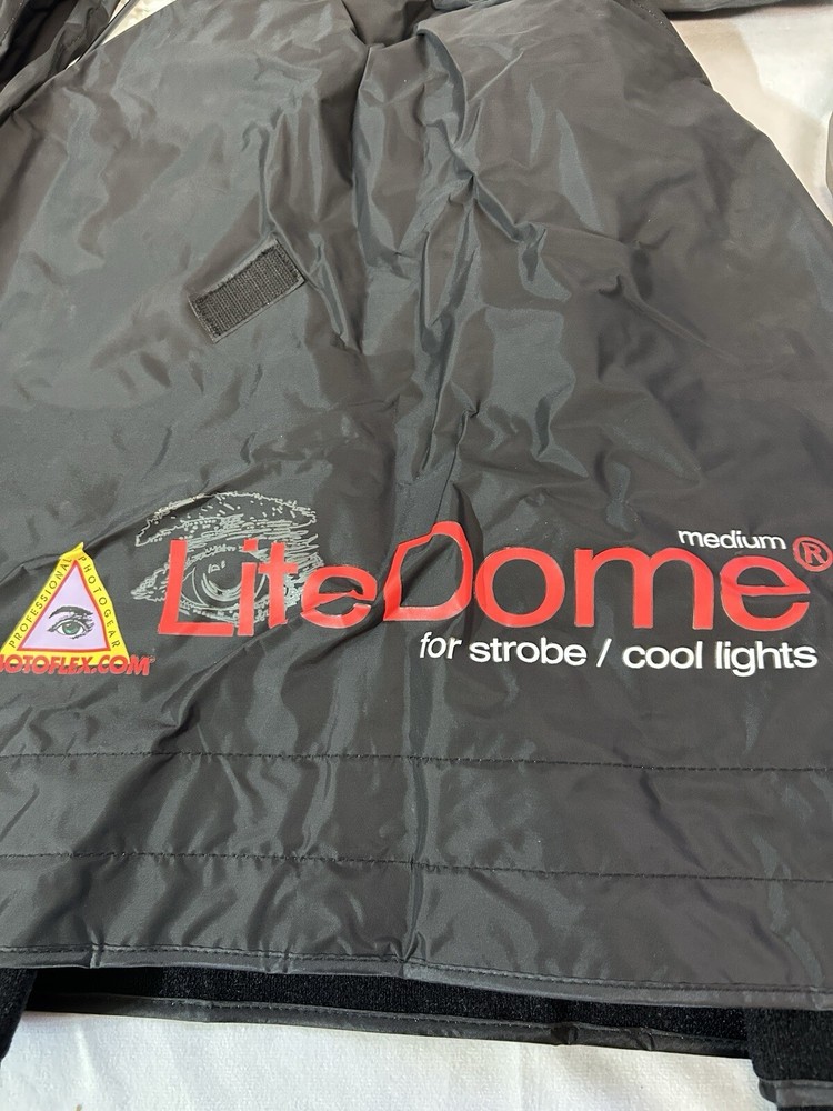Photo Flex Lite Dome Medium 25x30 W Xtras
