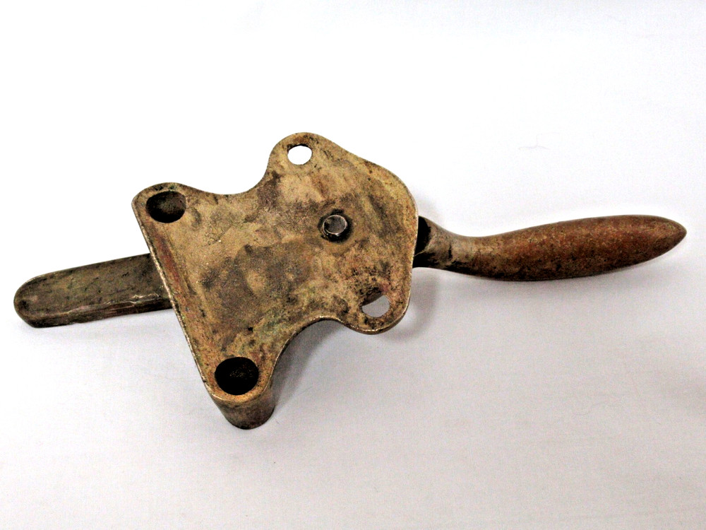 ANTIQUE BRASS ICE BOX HANDLE LATCH