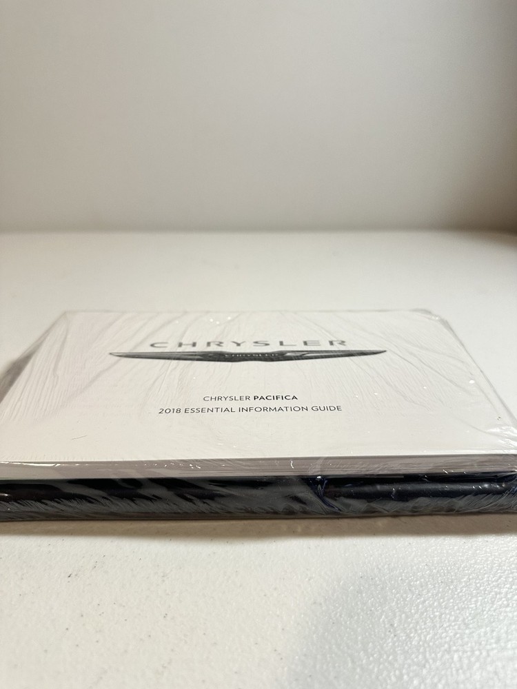 Chrysler Pacifica Owner's Manual Set 2018