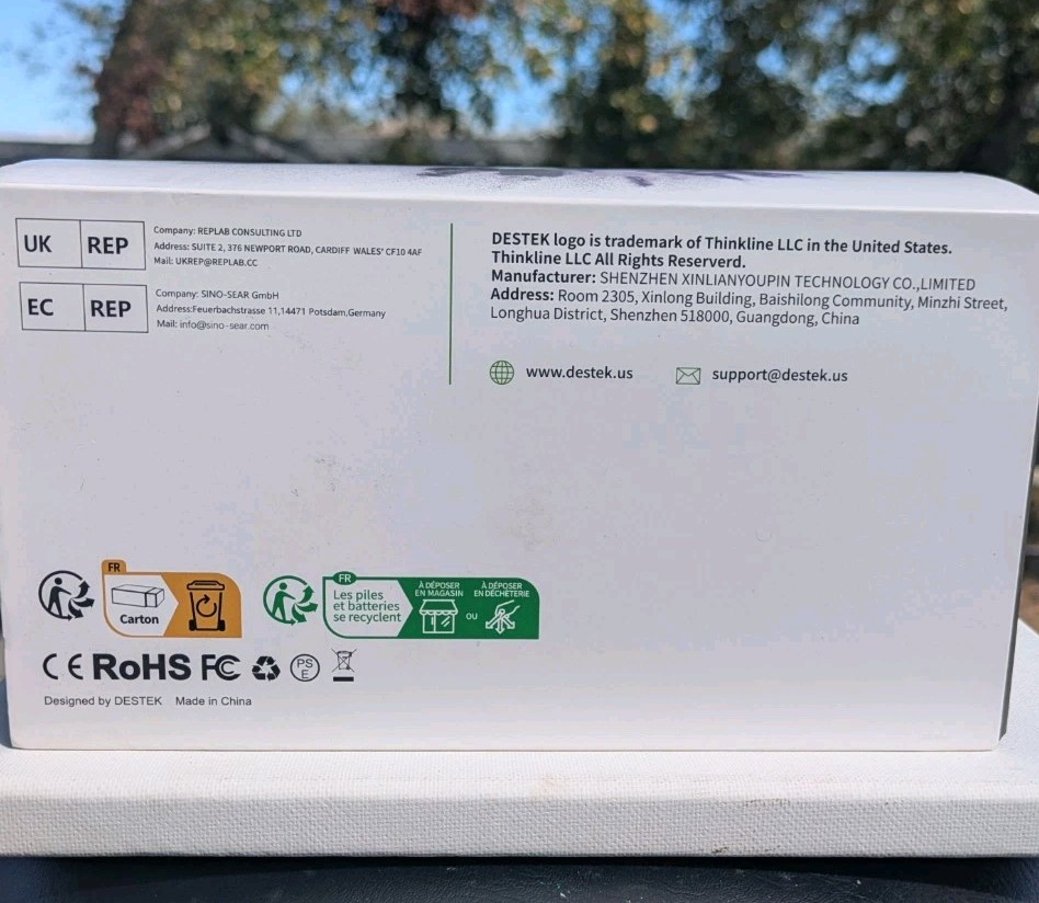 DESTEK V5 VR Headset with Bluetooth Controller