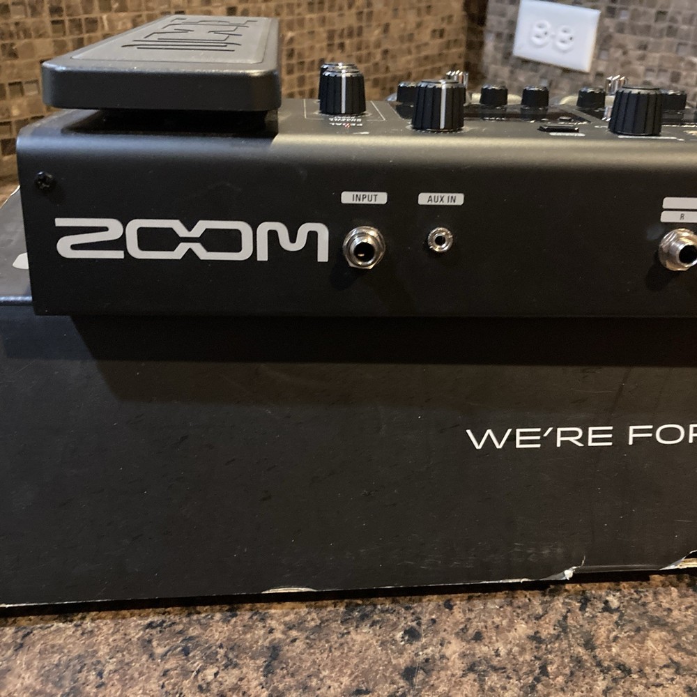 Zoom G5n Multi Effects Processor Effect Guitar FX Pedal EXCELLENT