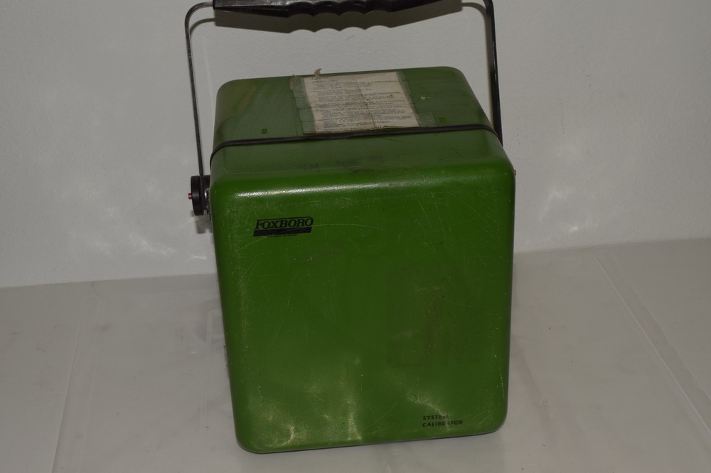 FOXBORO SYSTEM CALIBRATOR MODEL 2AT-CAL (DEC85)