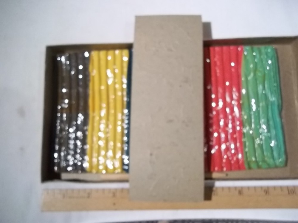 ROBIN HOOD MODELING CLAY ASSORTED COLOR NEVER USED