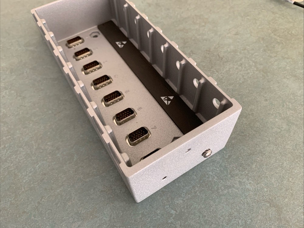 National Instruments compactDAQ cDAQ-9178 USB 8-Chassis