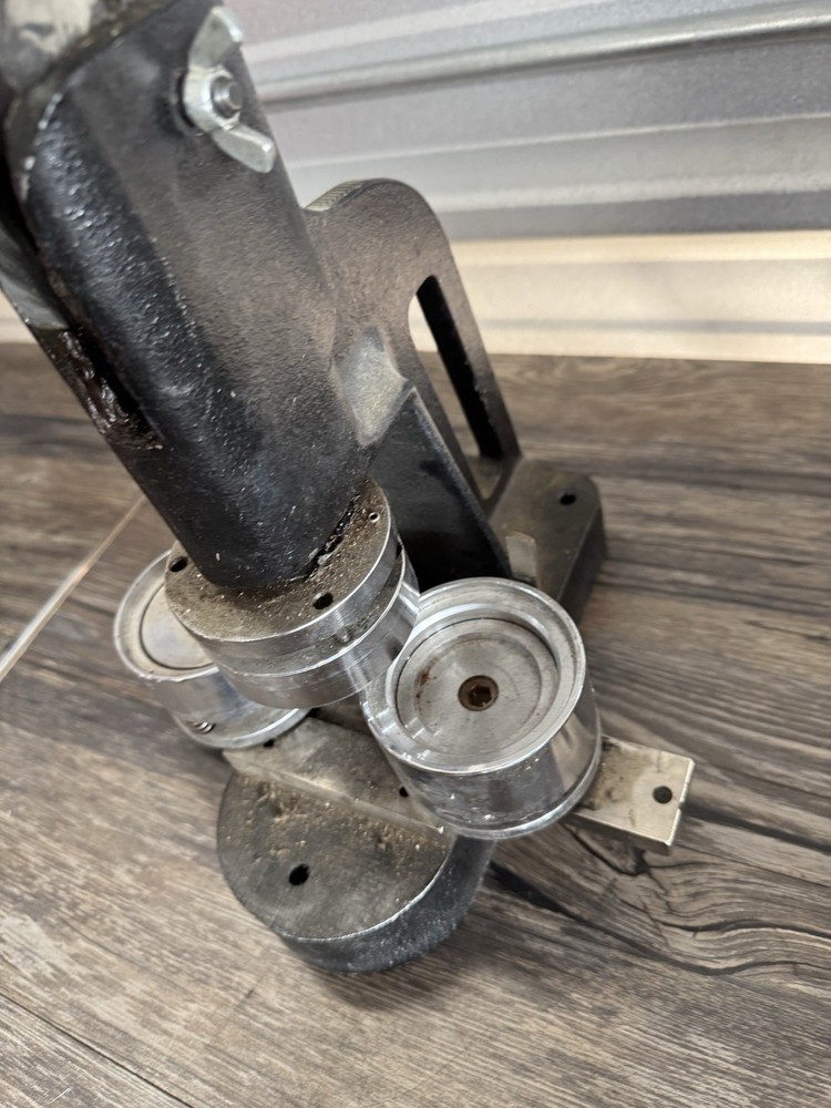 Mr Button Machine Model 500 Great Heavy Heavy Duty
