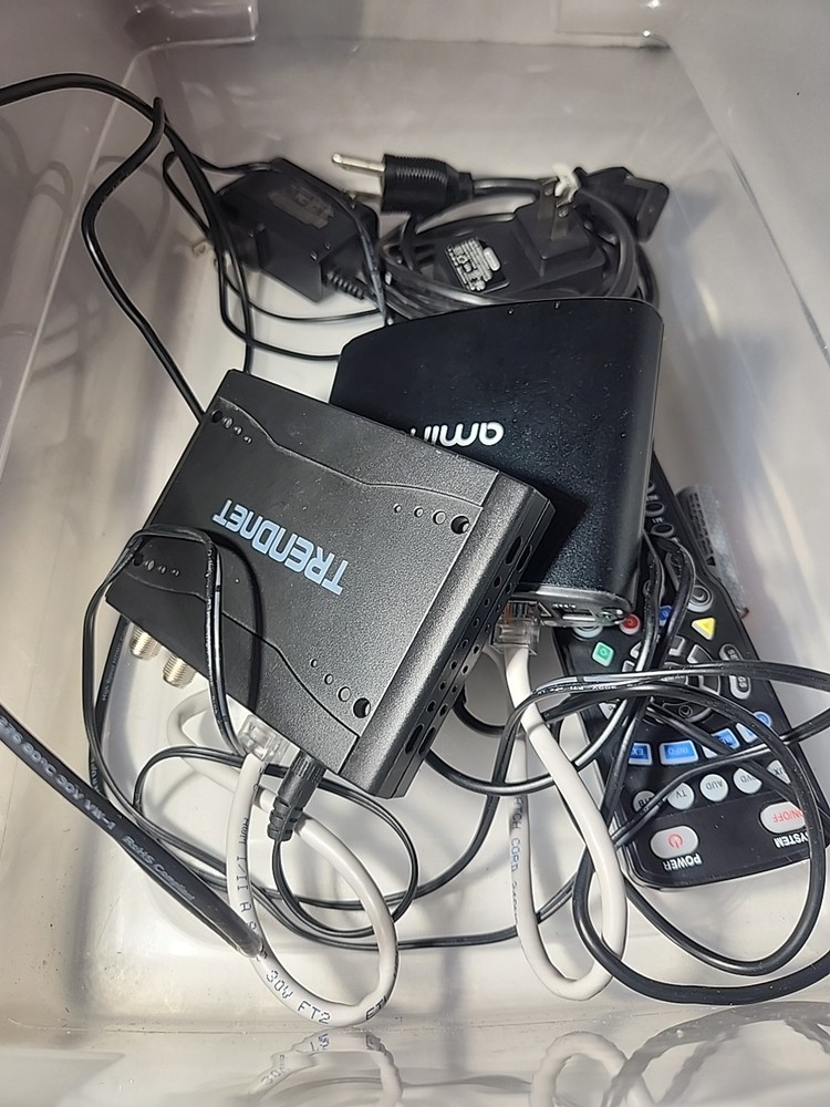 AMINO A140 DECODER ,FASTEST MODEL,HDMI OUTPUT + Trendnet + Remote Untested