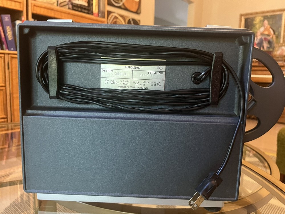 Belle & Howell 8mm Autoload Projector - Power Tested , Works