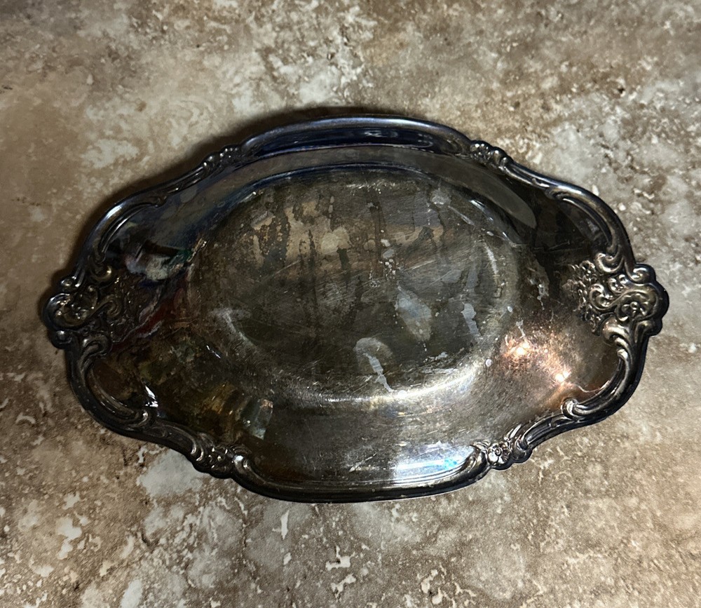 International Silver Co Silver Plated Tray 448,￼ Flower Pattern.
