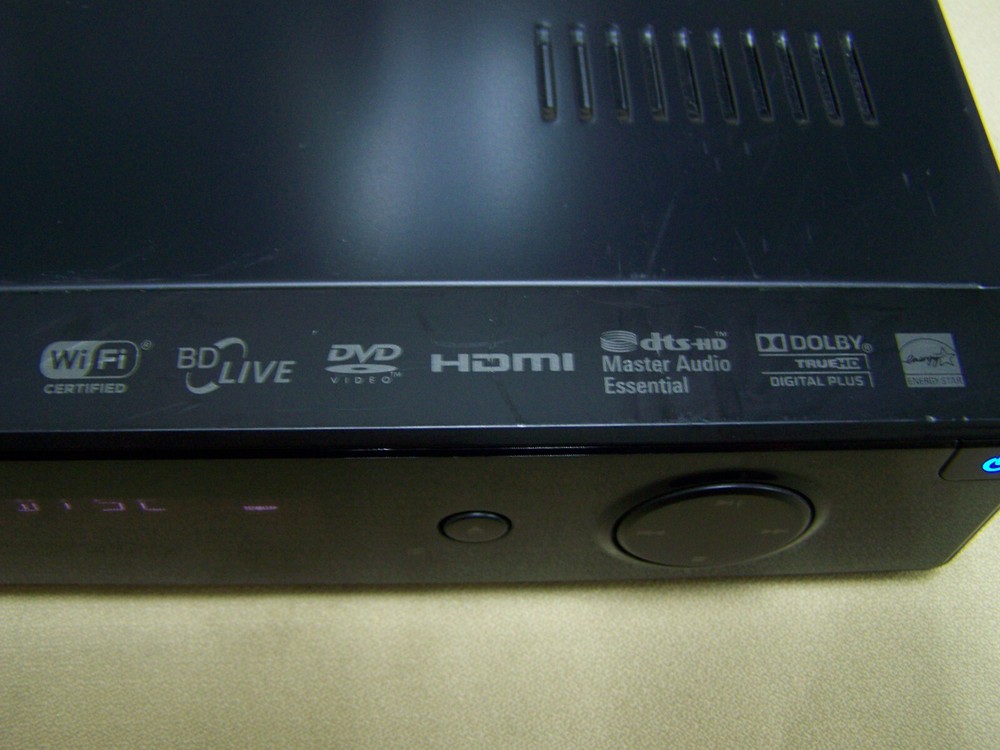 Insignia NS-WBRDVD Blu-Ray Player w/ Remote
