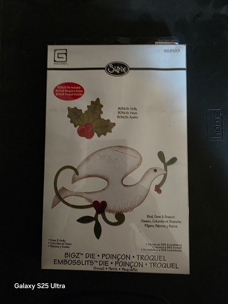 Sizzix Dove Branch Holly