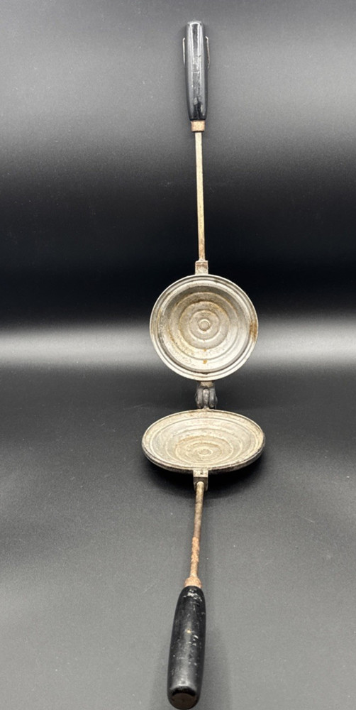 Vintage Toas-Tite Round Sandwich Maker Press Campfire Grilling