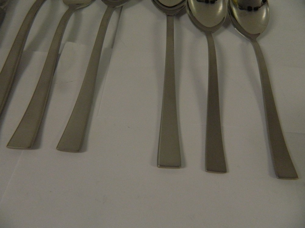 Arcoroc Latham 8 pc Flatware Set 18/10 Stainless NEW