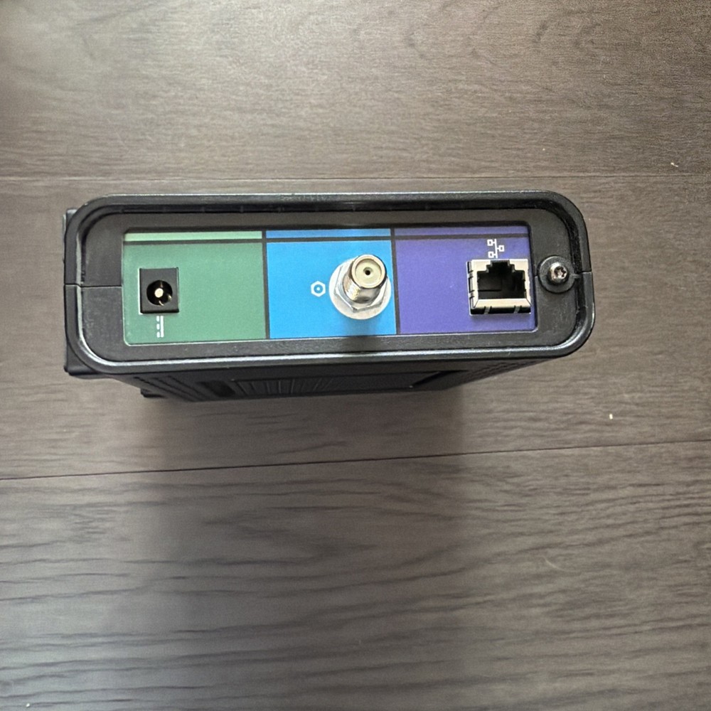 MOTOROLA SURFBOARD MODEL SB6121. MODEM FOR INTERNET