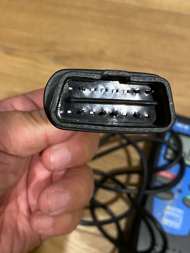 Innova 3100 OBDII Digital Code Reader w/Cable Turns On Untested AS IS NO Returns