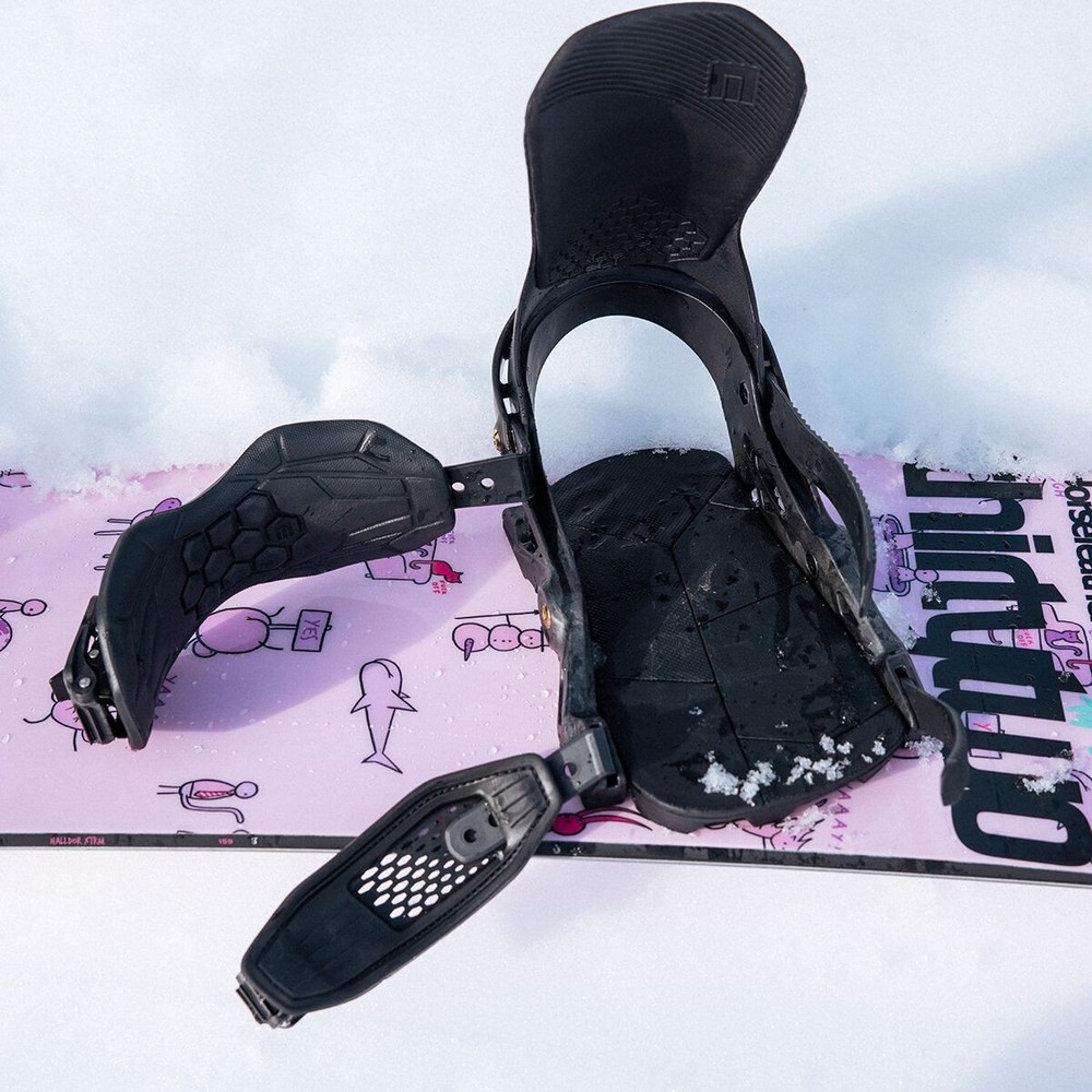 Yes. Airmaster XTRM Snowboard Binding - 2025