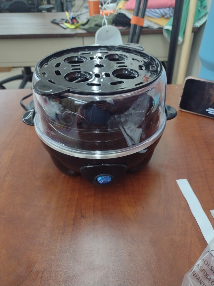 Dash Deluxe Egg Cooker 12 Egg Capacity 500 Watts