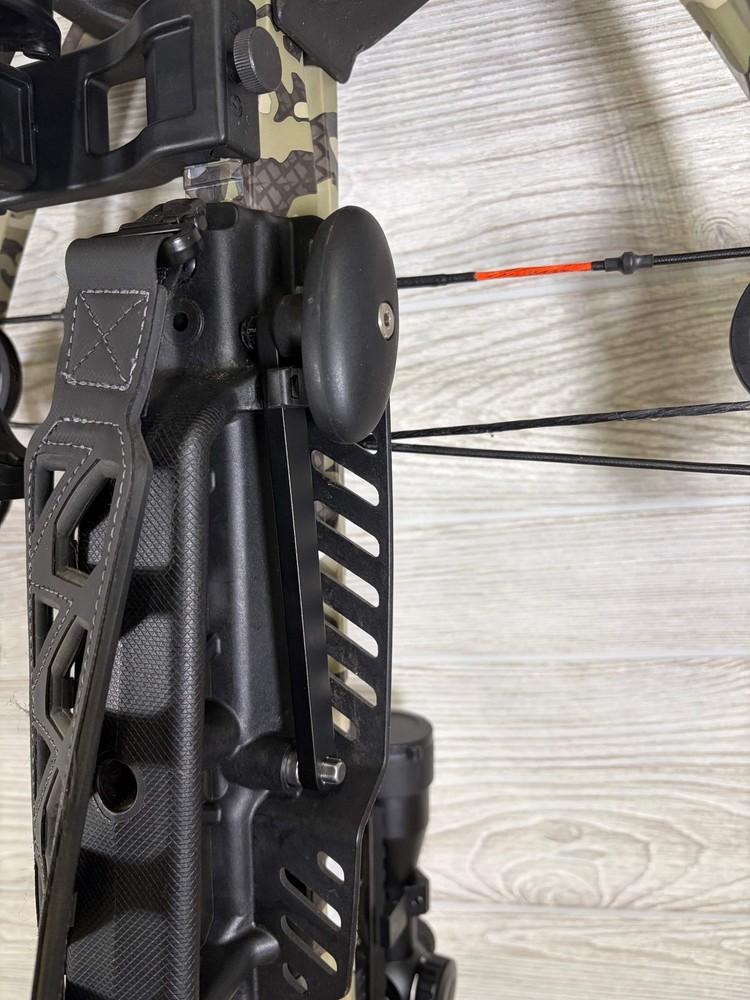 Used Wicked Ridge Invader M1 AcuDraw Package