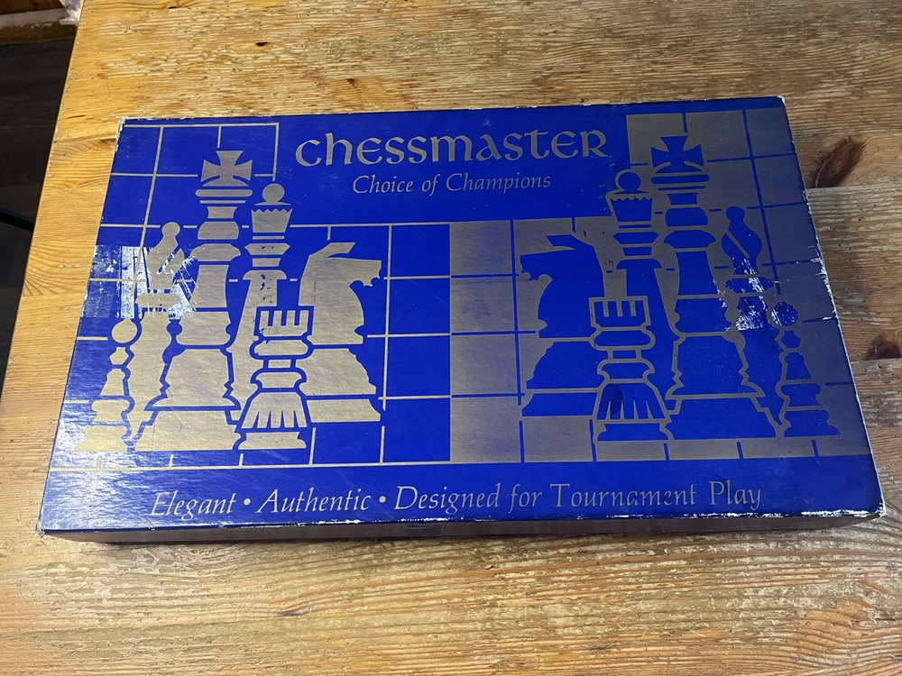 Vintage Chessmaster Chess Set Original Box Felted Bottom Plastic Pieces