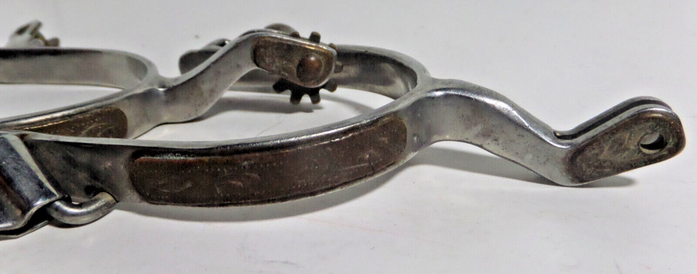 2 Spurs brass decoration on side vintage