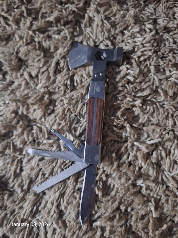 set of mossy oak multitools