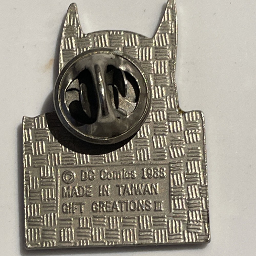 1988 BATMAN Black & Silver Enamel LAPEL PIN Gift Creations DC COMICS