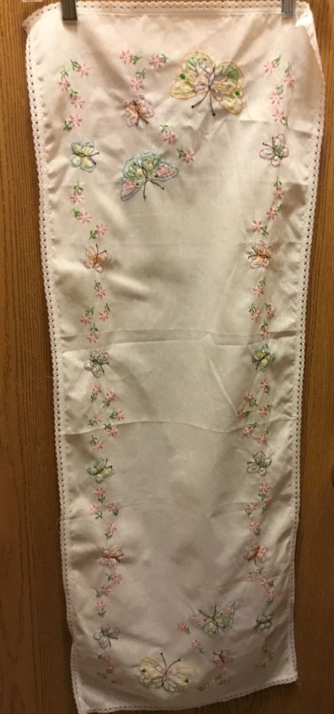 Handmade - Table Runner and Doily Set