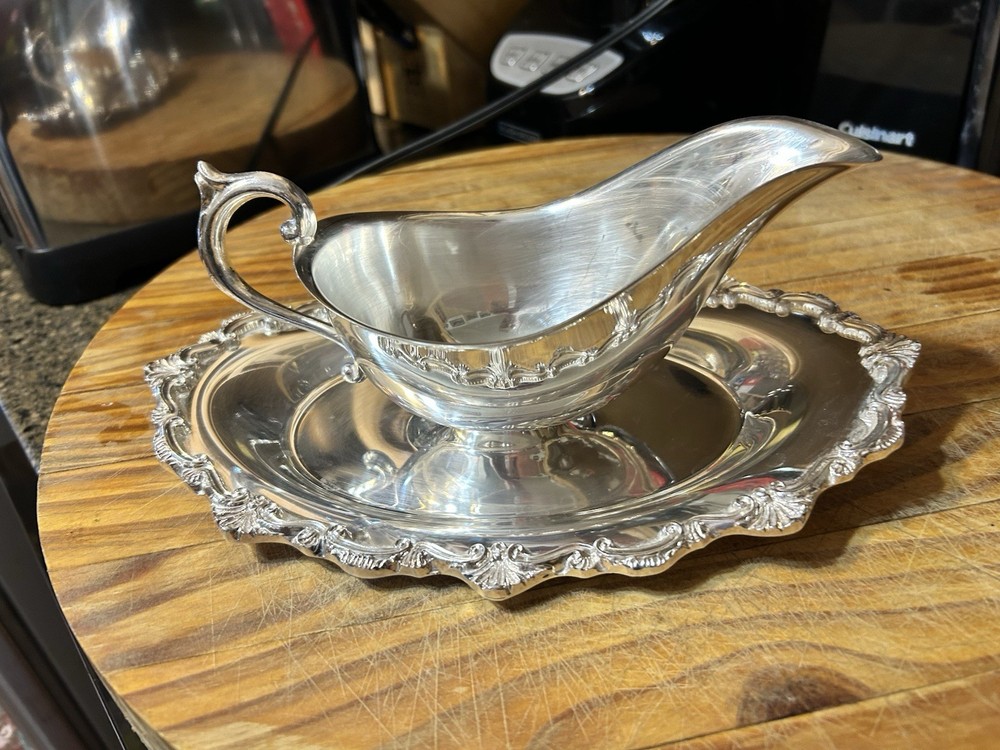 Leonard Silver Plate Gravy Boat With Attached Underplate