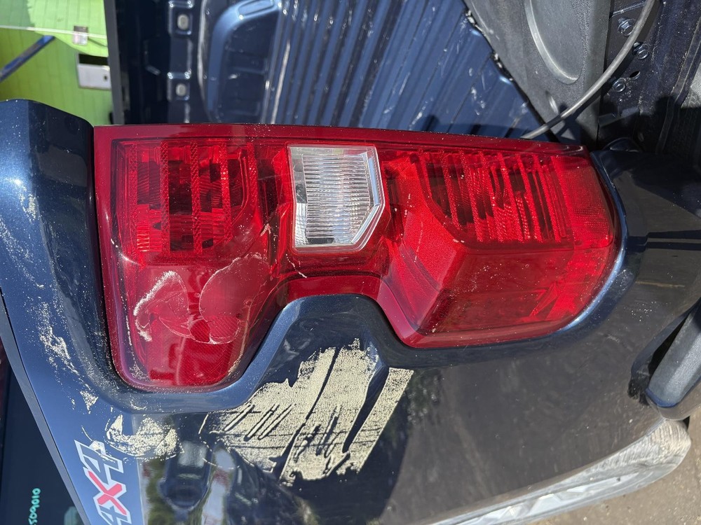 Chevrolet Silverado 1500 Front Console w/ Control Panel OEM 85613245 2023-2025