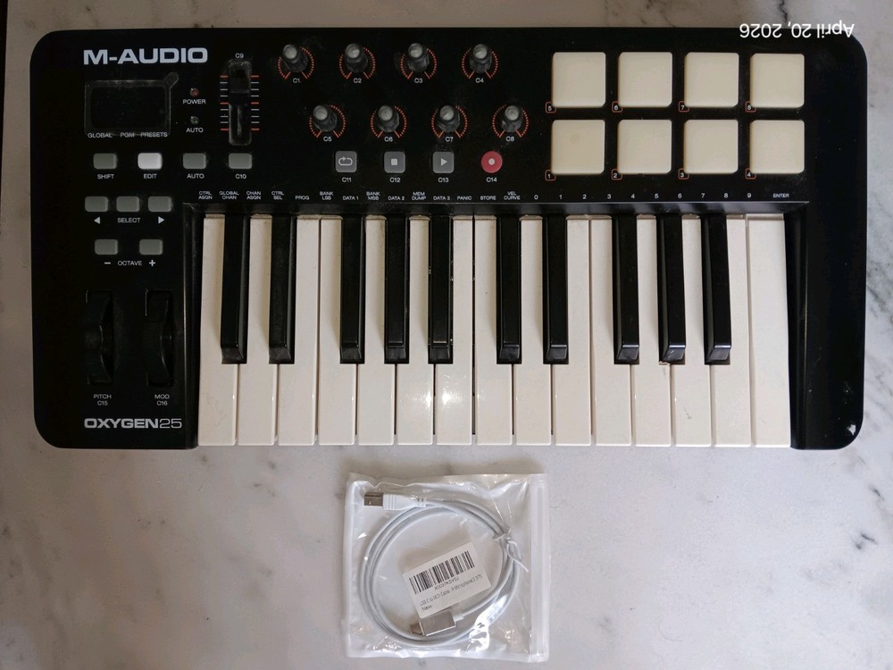 M-Audio Oxygen Pro 25 USB Midi Keyboard Tested Working Beat Pads