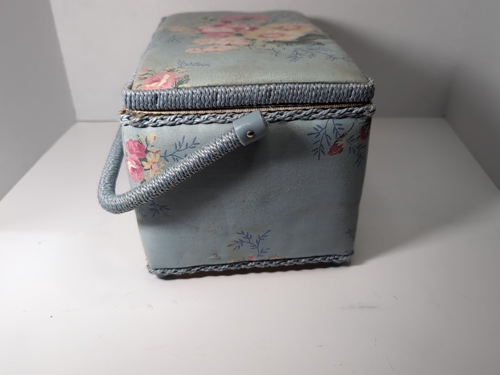 Vintage Sewing Box With Random Items Inside (A347)