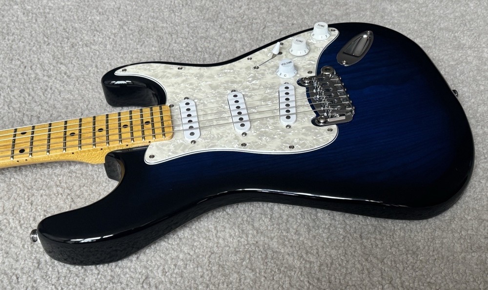 2019 G&L® Legacy Stratocaster w/ Graph Tech & Nut String Tree With Soft Case