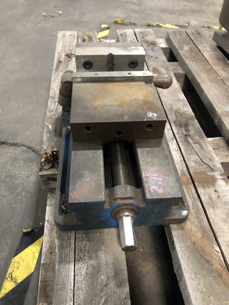 Kurt D688 Anglelock Milling Vise 6" D688-6.7 Angle Lock Anglock
