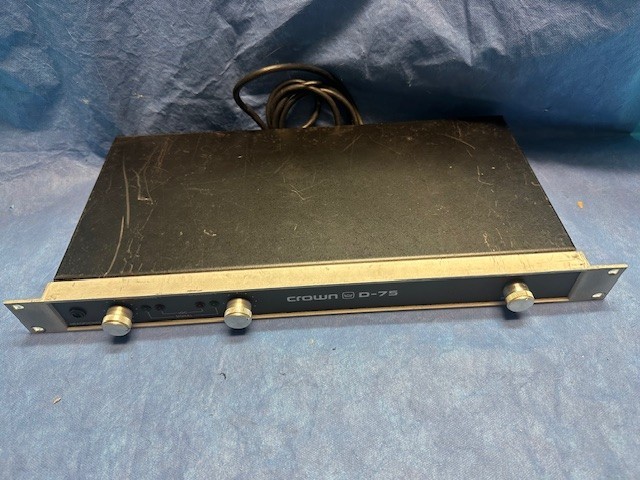 Crown D-75 audio power amplifier