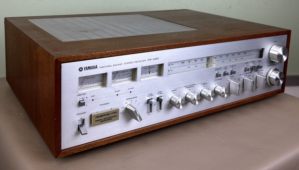 YAMAHA CR-1020 STEREO RECEIVER NICE