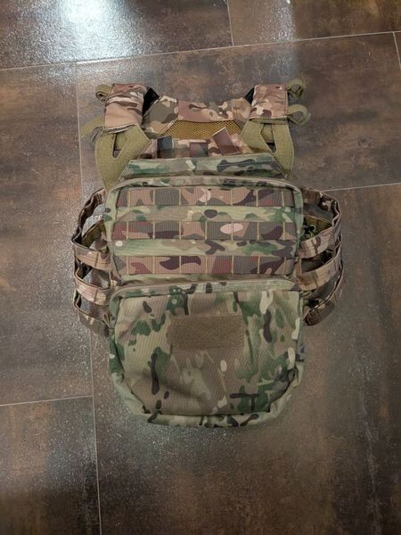 Airsoft Grade Plate Carrier w/ Back Panel, Pouches and Back Panel