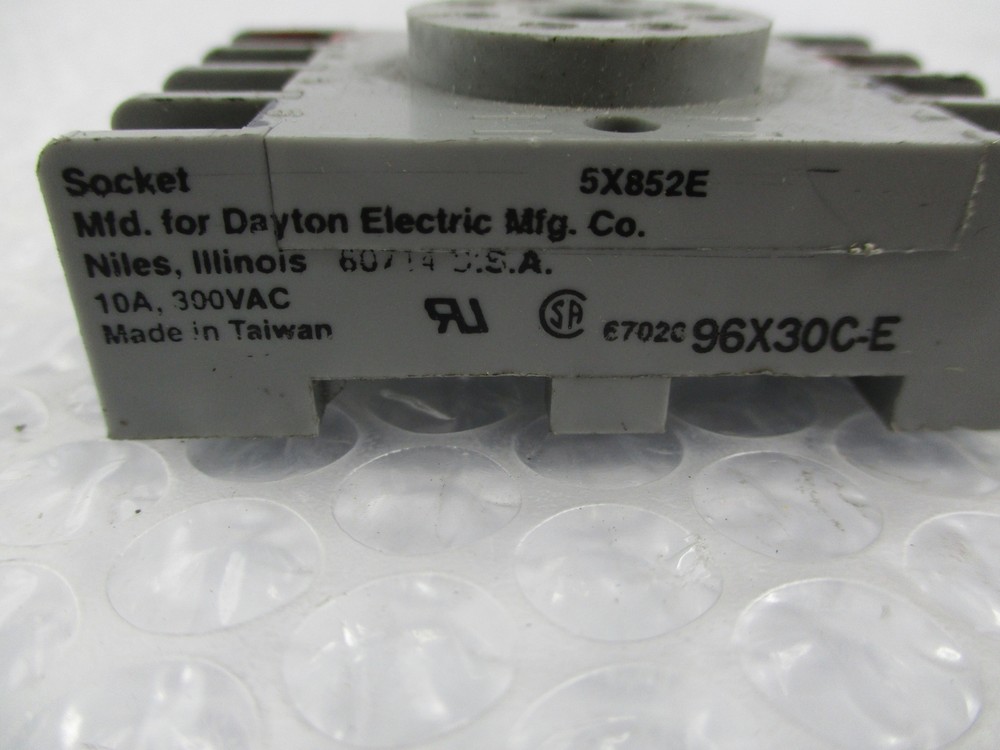 DAYTON 5X852E RELAY BASE UNMP